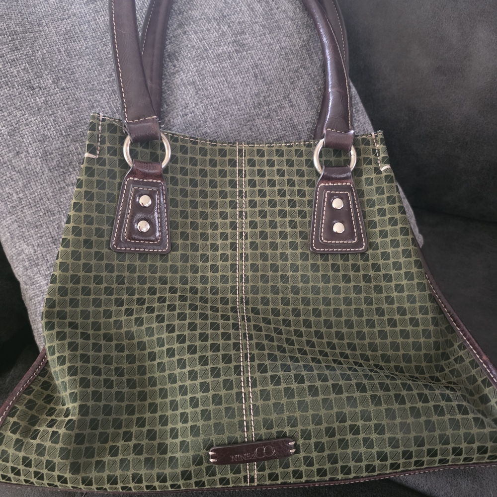 Nine and Co Green Shoulder Bag CUTE!!!!🥰